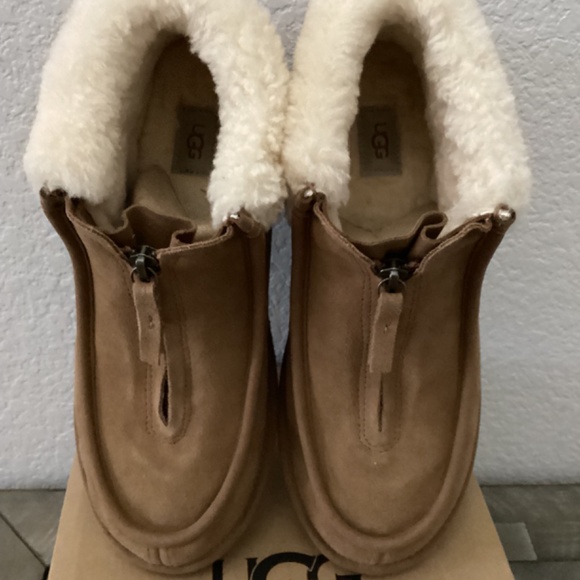 UGG® Women's Funkarra Zip Cuffed Cold-Weather Booties, size 9 - Picture 8 of 13